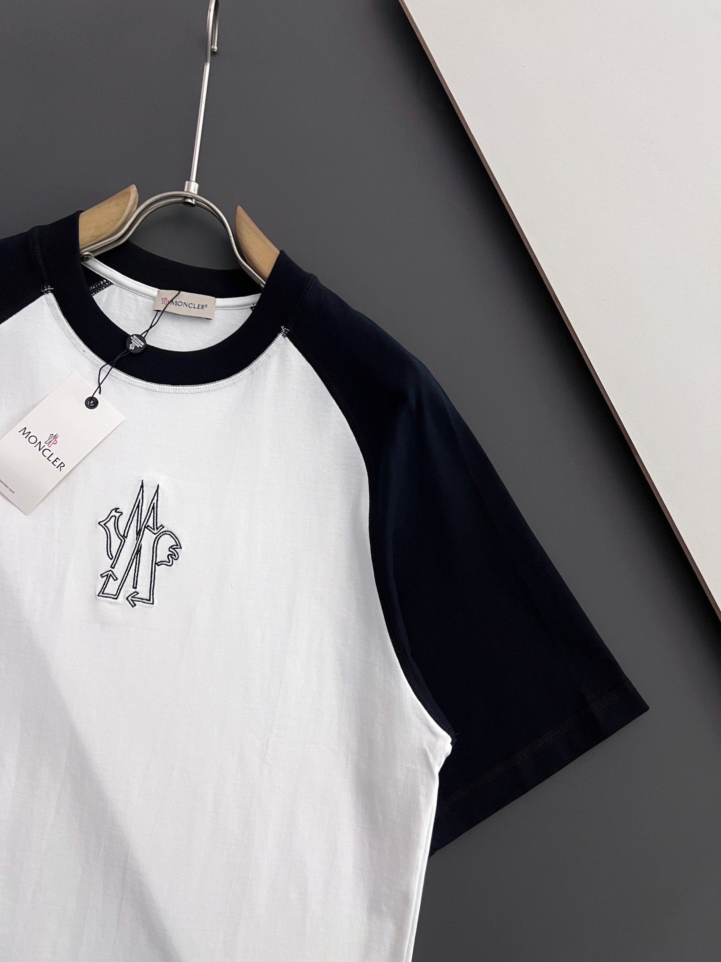 「#3251」MONCLER Spring/summer 2024 Shoulder sleeve T-shirt