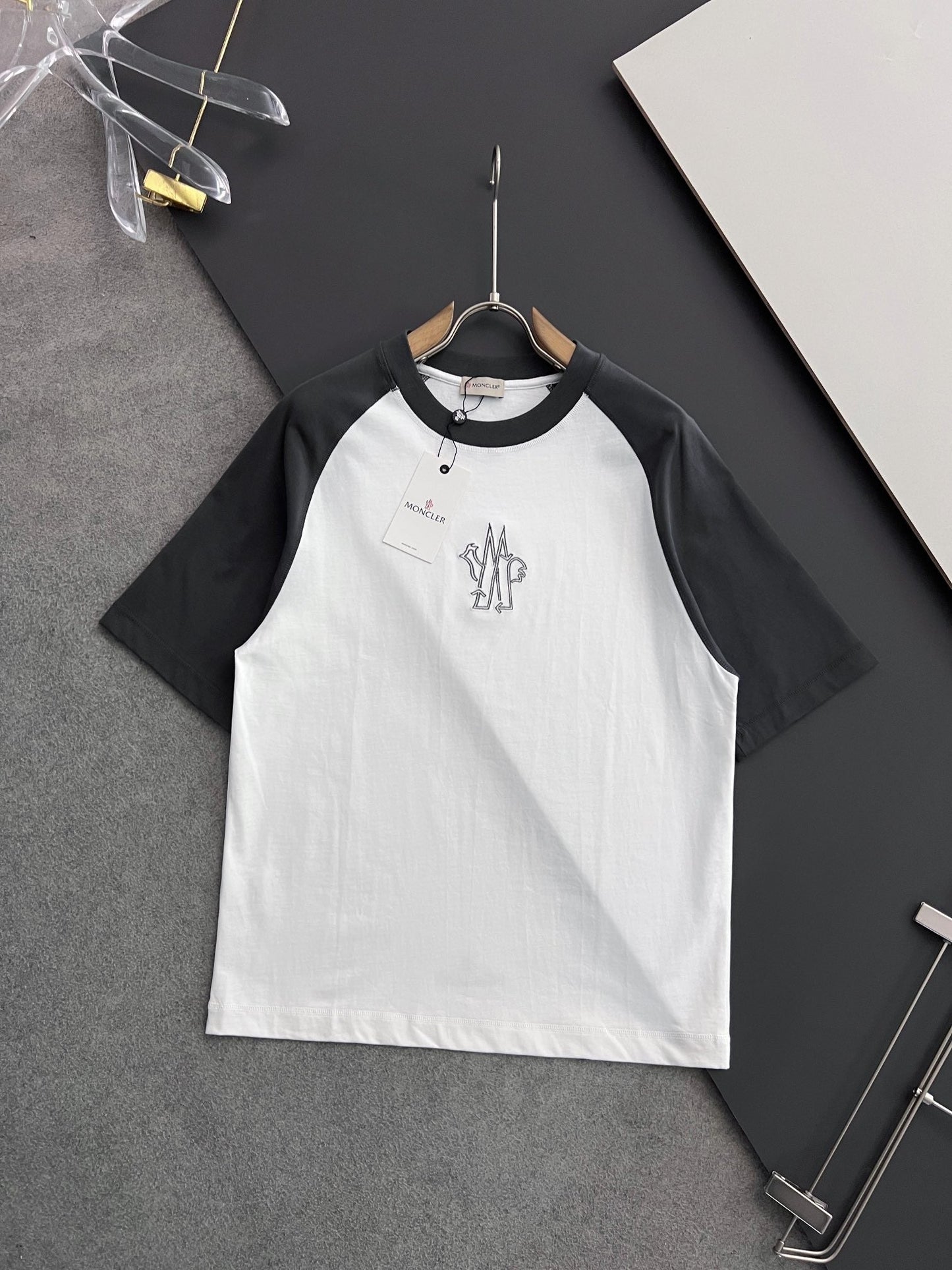 「#3251」MONCLER Spring/summer 2024 Shoulder sleeve T-shirt