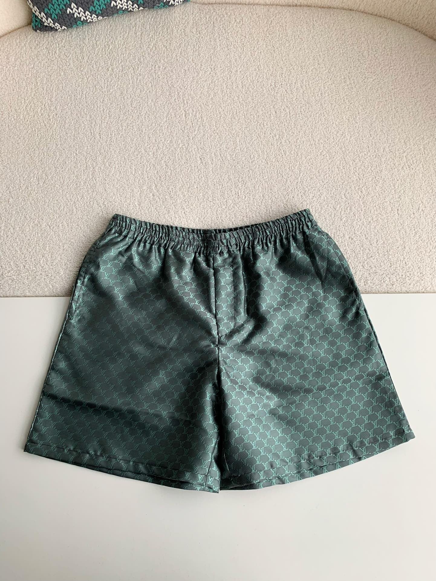 「#3302」LOUIS VUITTON shorts
