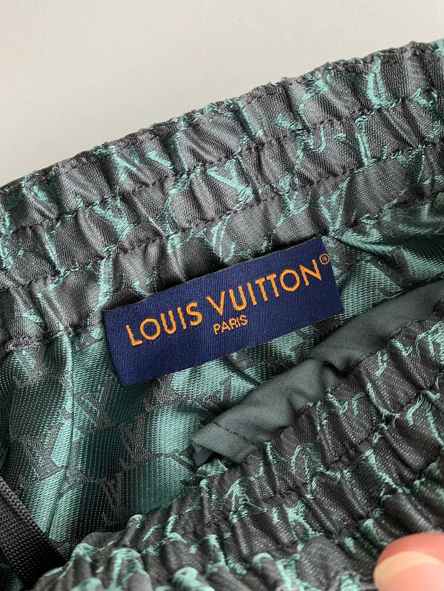 「#3302」LOUIS VUITTON shorts