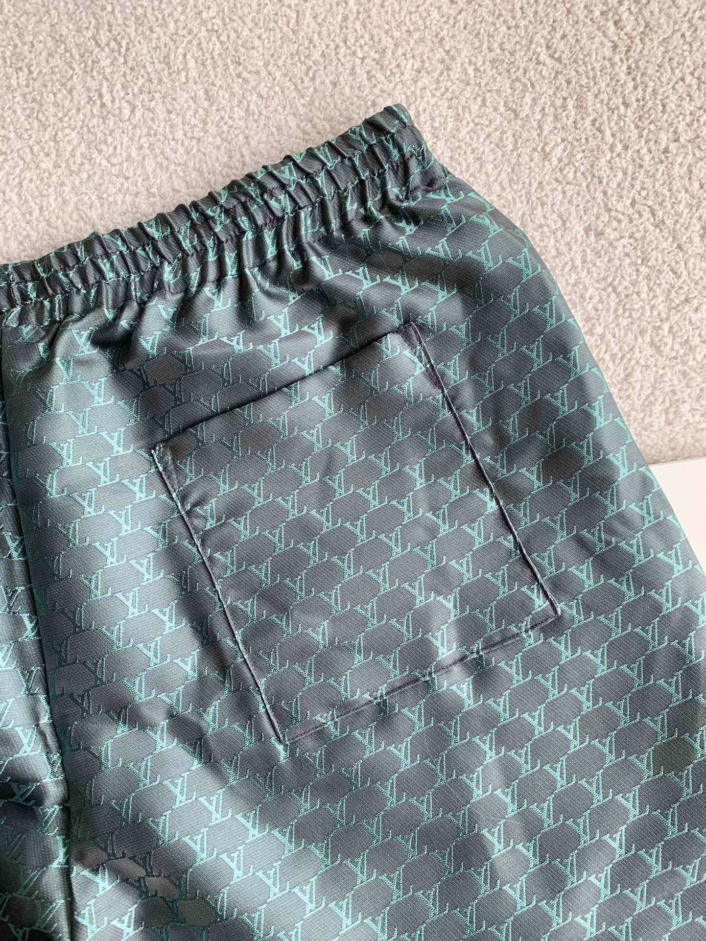 「#3302」LOUIS VUITTON shorts