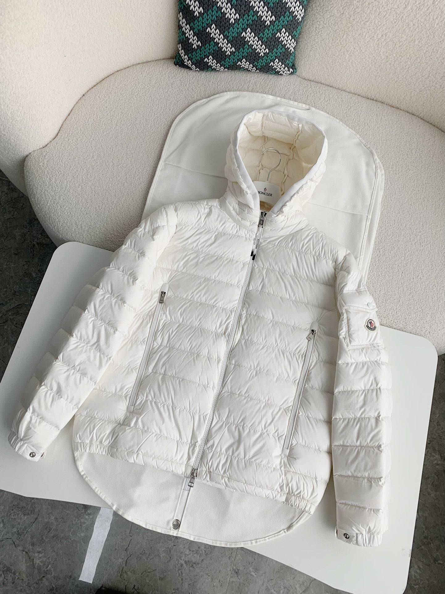 「#3304」Moncler Montbeliard down jacket