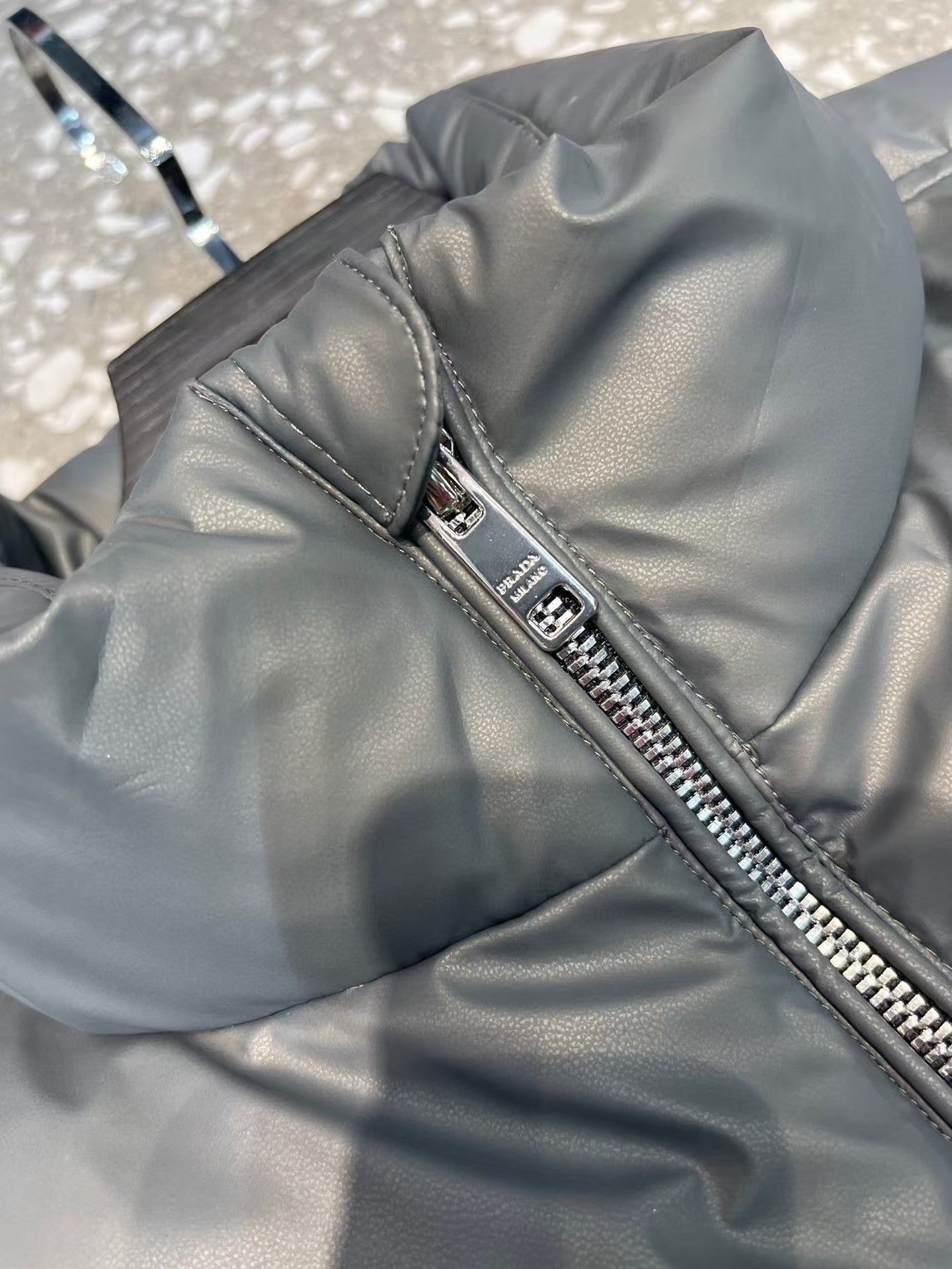 「#3517」Prada white goose down vest