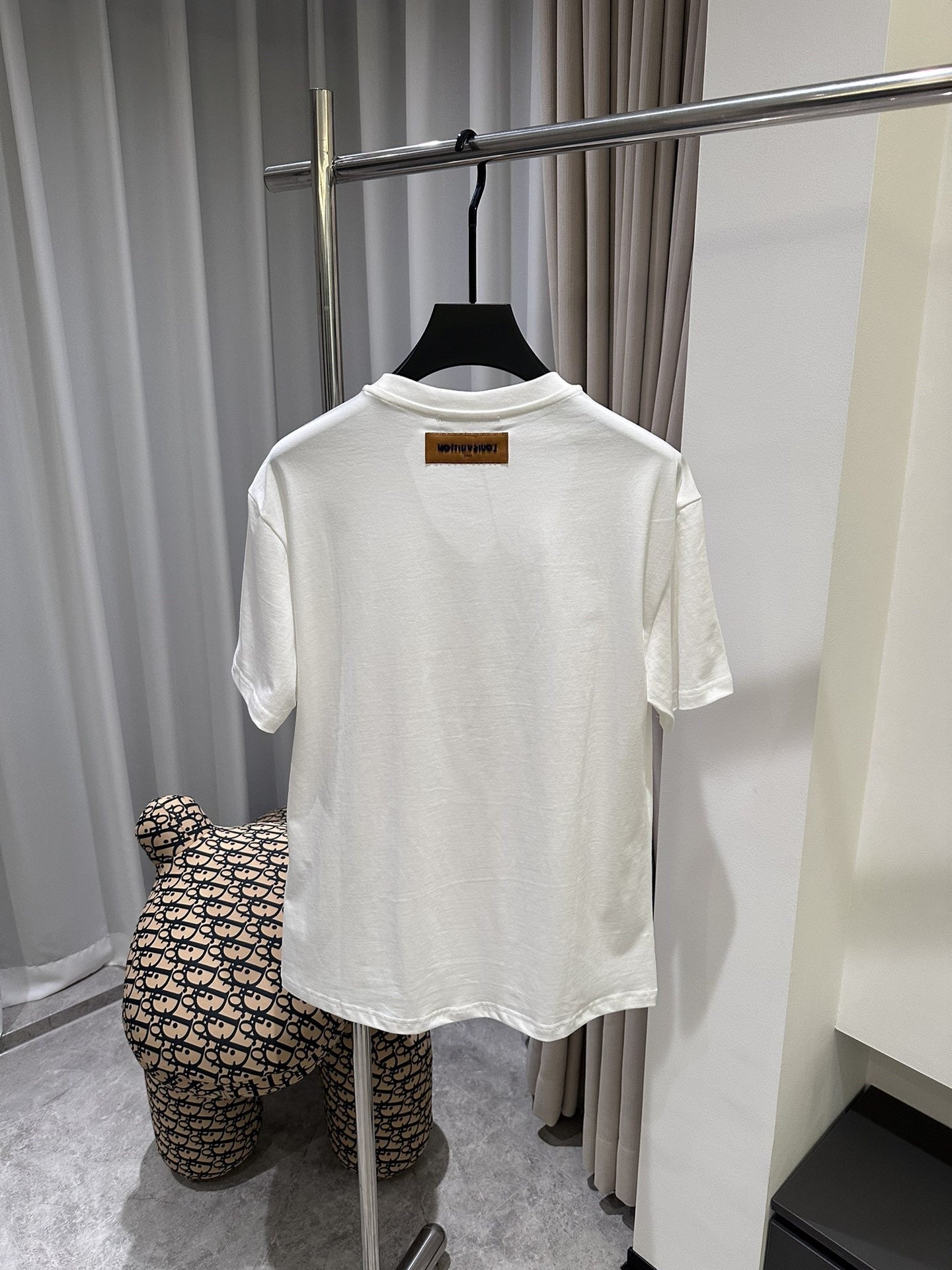 「#3544」Louis Vuitton 24ss pearl lettering embroidered round neck T-shirt