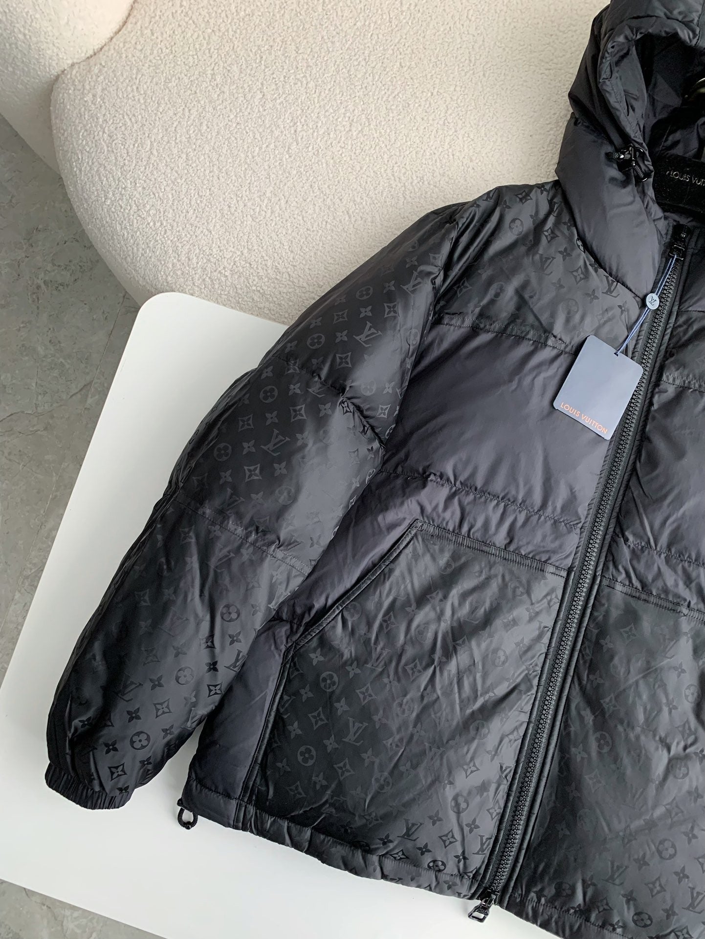 「#2066」LOUIS VUITTON Logo Down Jacket