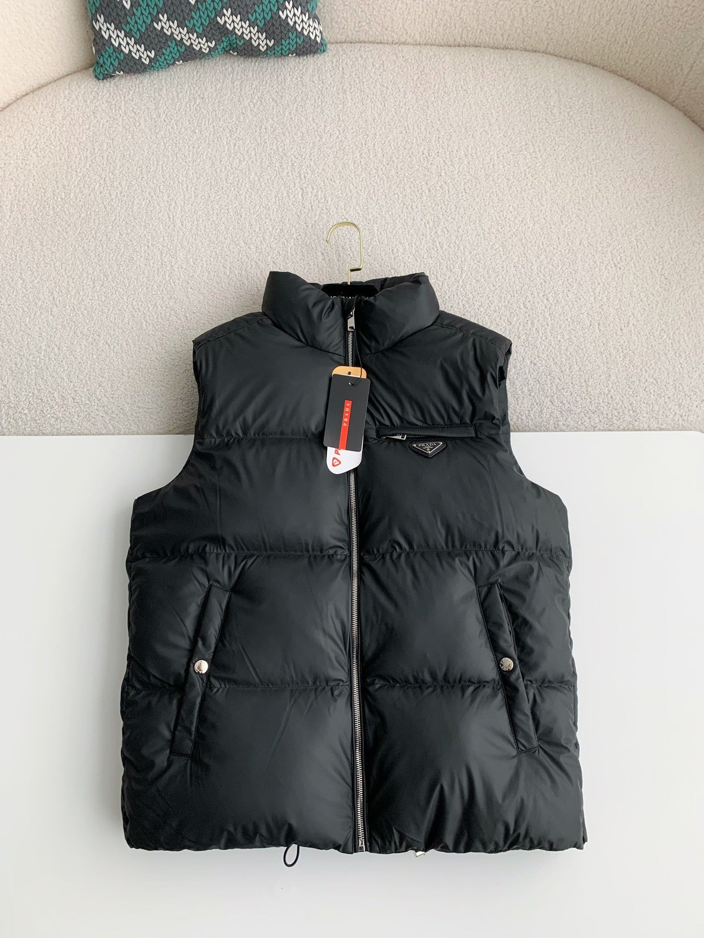 「#3652」Prada white goose down vest