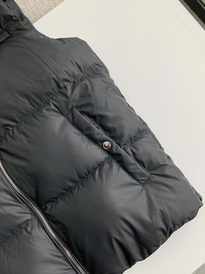 「#3652」Prada white goose down vest