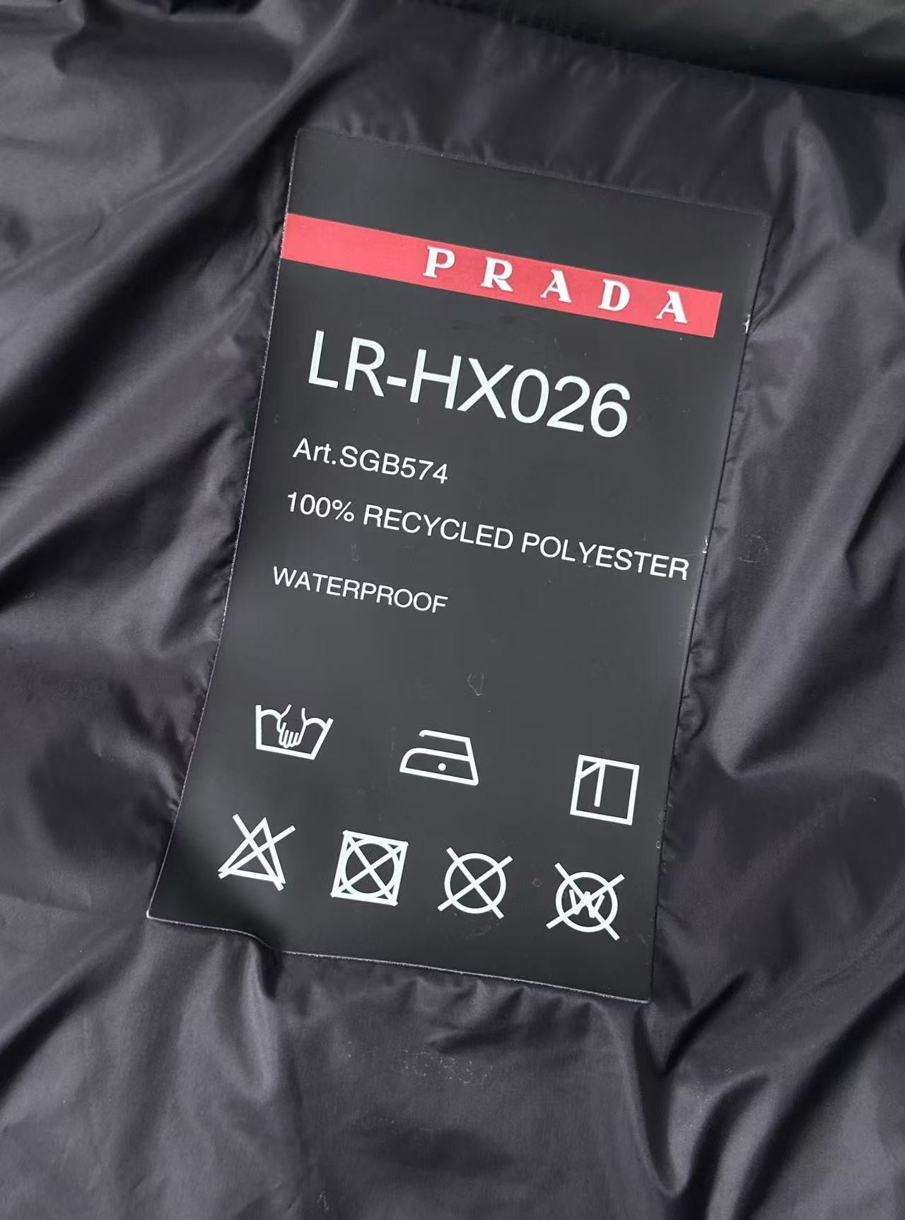 「#3784」Prada classic red label new down vest