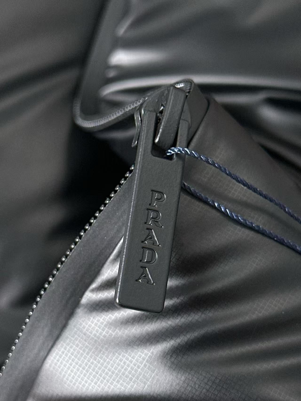 「#3784」Prada classic red label new down vest