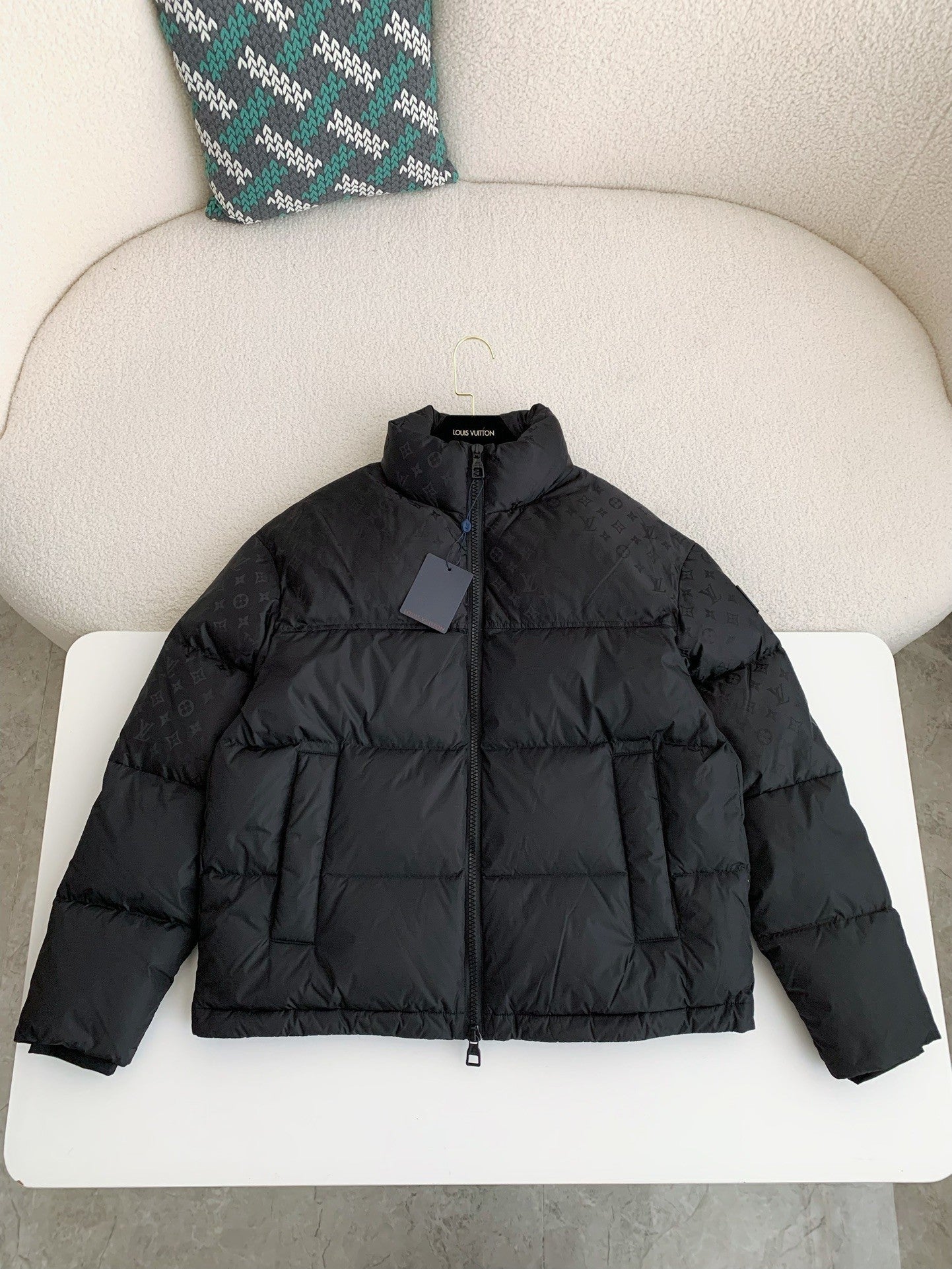 「#3843」LOUIS VUITTON LOGO Down Jacket