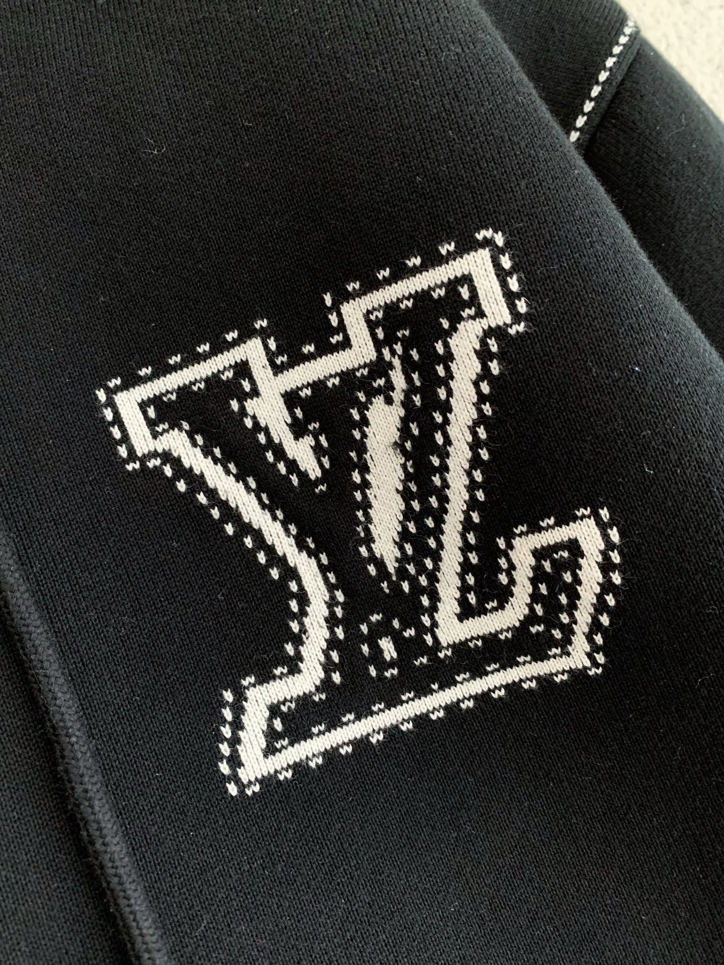 「#3850」Louis Vuitton SS24 Logo Inlaid flower zipper sweatshirt Jackets