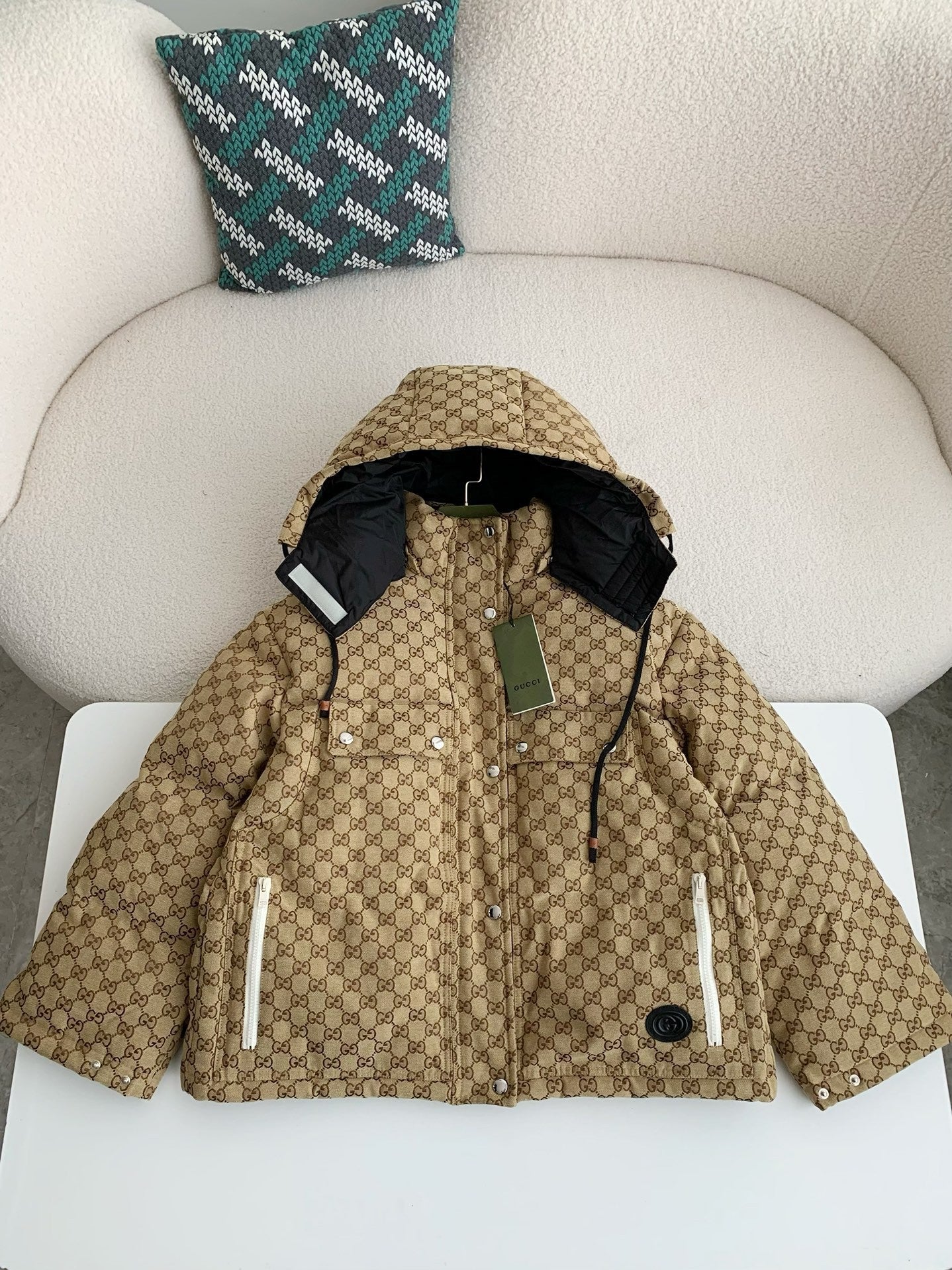 「#3851」Gucci Casual FW22 Full Print Drawstring Down Jacket