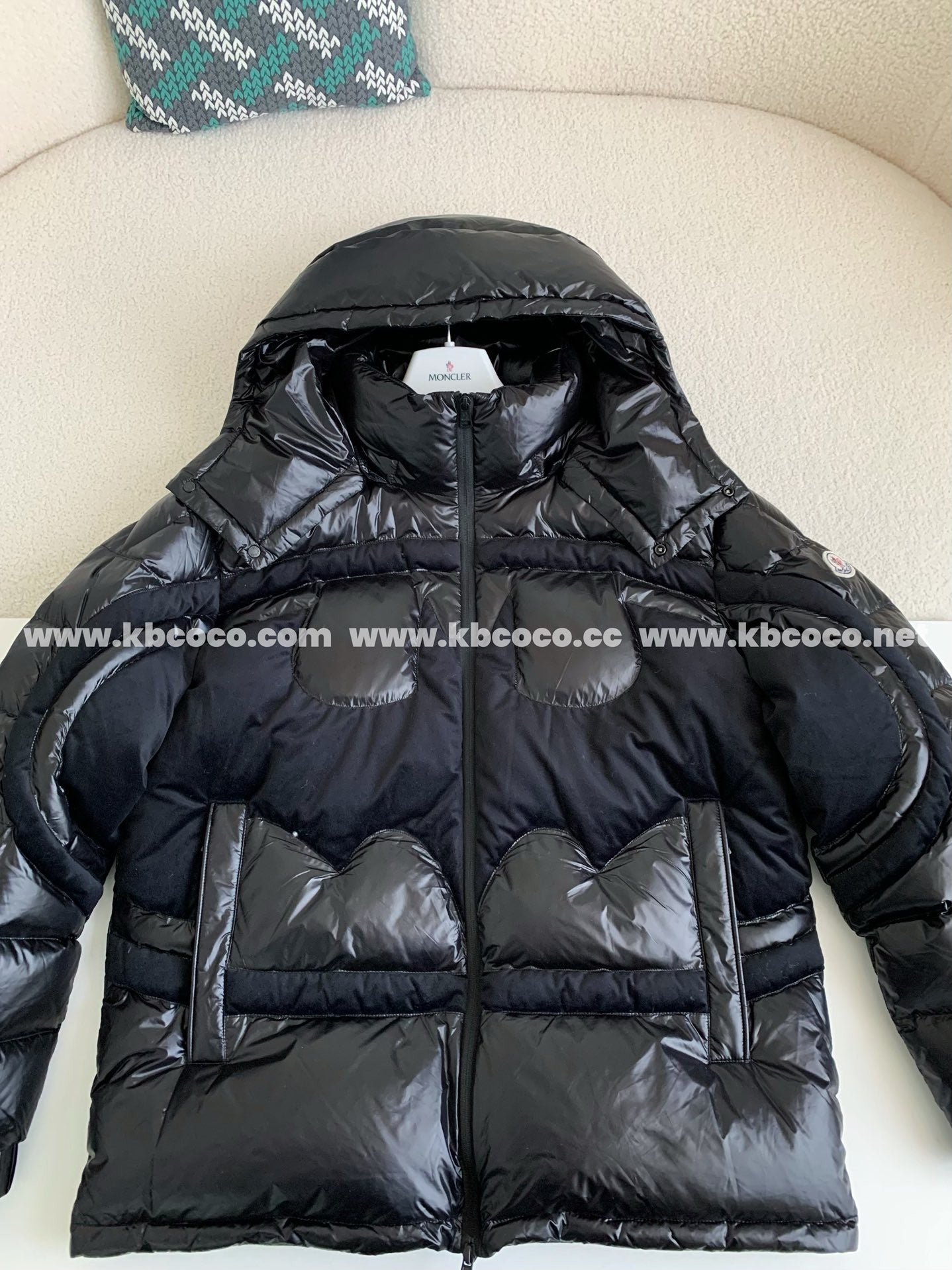 「#3871」Moncler x Batman Collaboration; Jointly issued Solander series down jacket