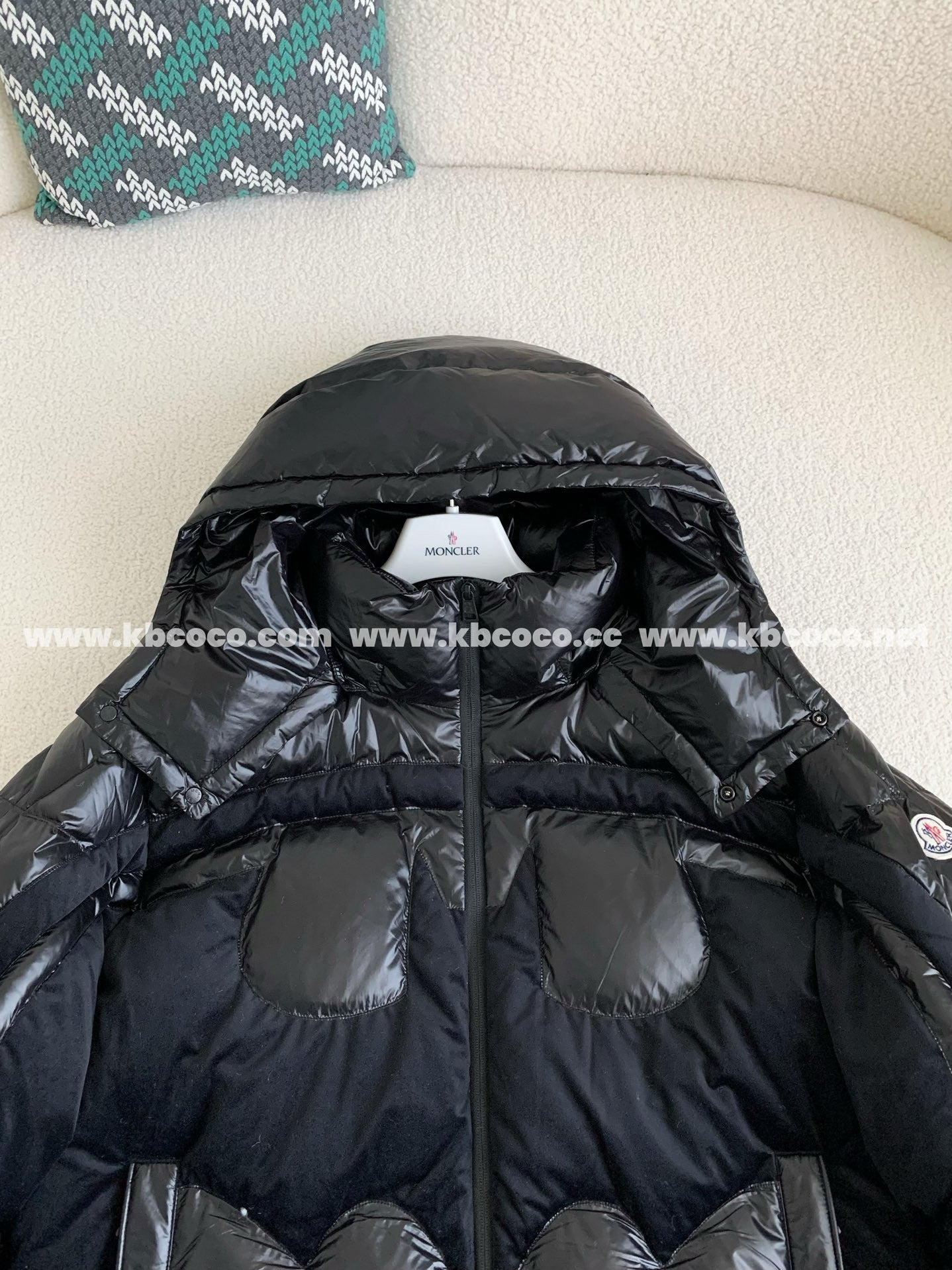 「#3871」Moncler x Batman Collaboration; Jointly issued Solander series down jacket