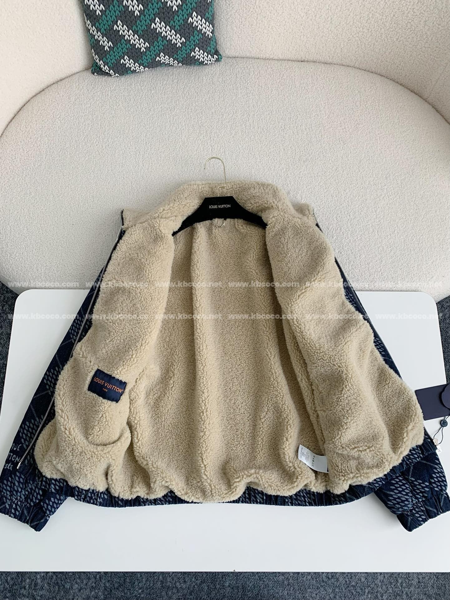 「#3979」Louis Vuitton SS25 Pre-Spring collection, Logo letter stripe jacket