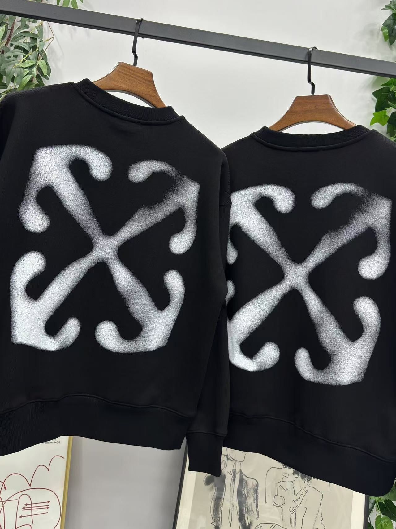 「#4224」offwhite fuzzy arrow round neck sweatshirt