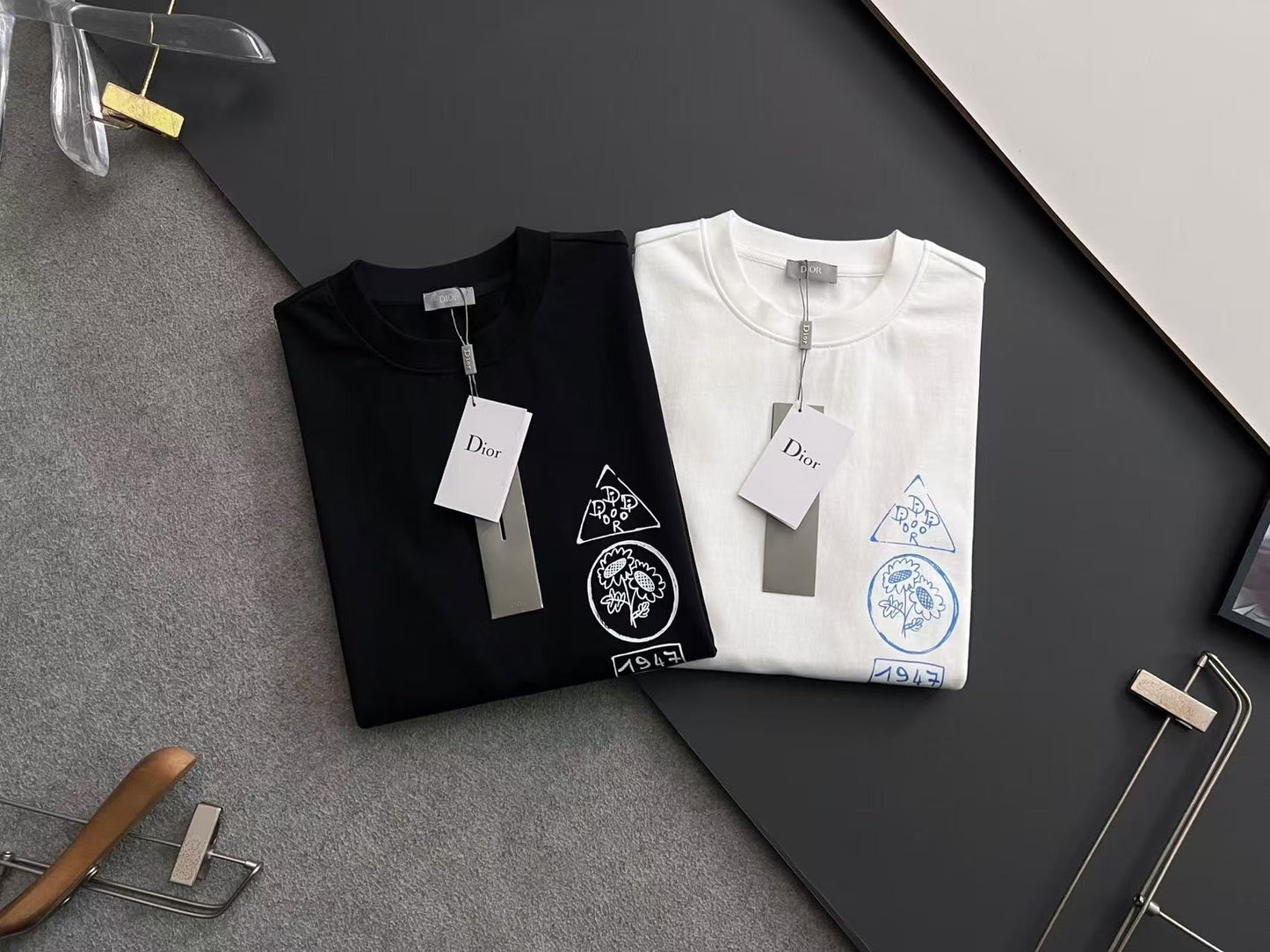 「#4244」Dior Spring/Summer White Two-Hand Direct Ink Jewelry Printed T-shirt