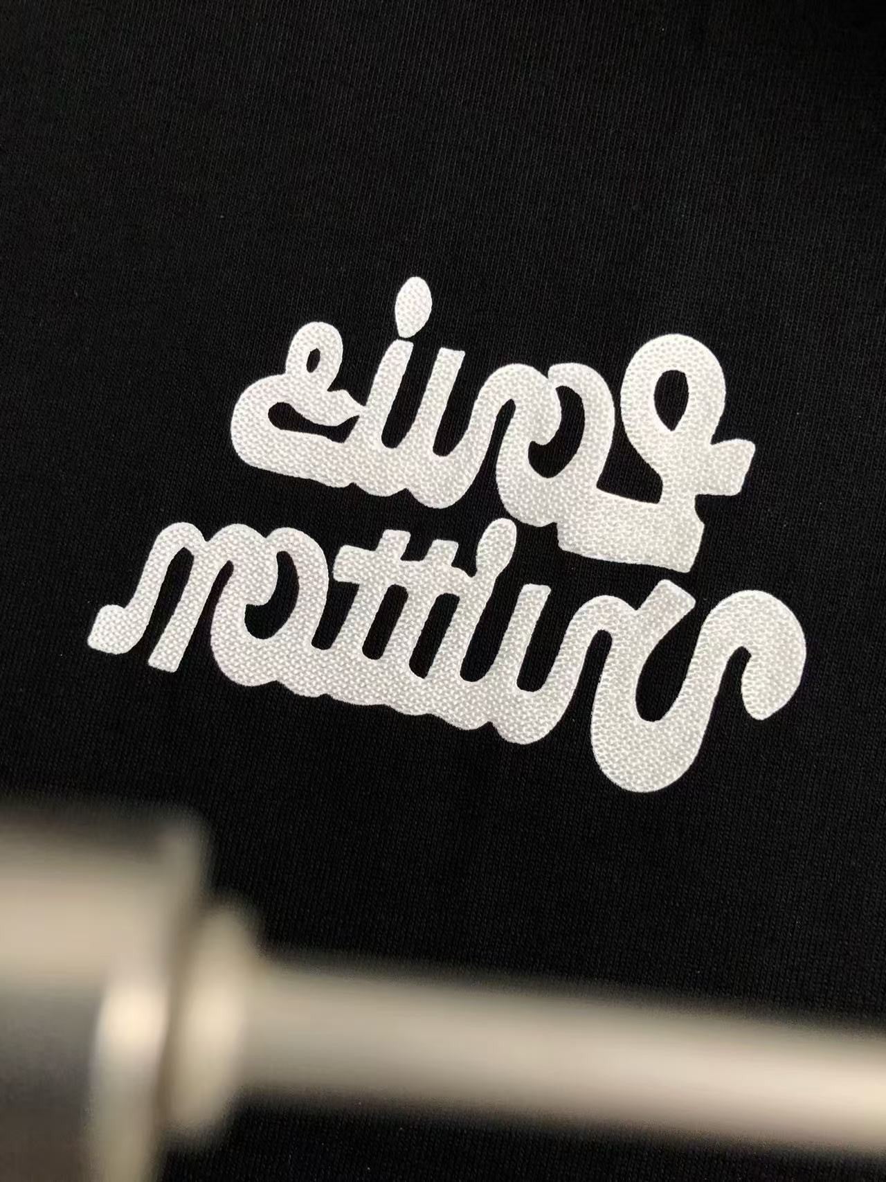 「#4254」Louis Vuitton SpringSummer Black Letters Front and Back Echo Letters Offset Printed T-shirt