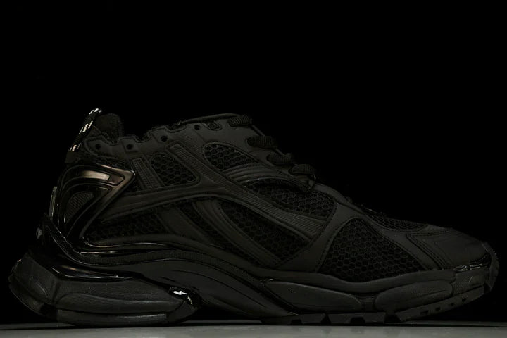 Runner 'Triple Black - Matte'