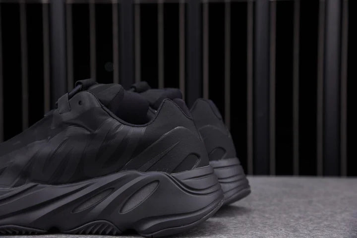 Yzy Boost 700 MNVN Black