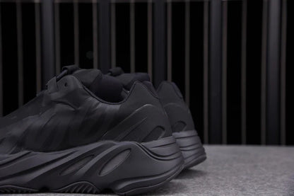 Yzy Boost 700 MNVN Black