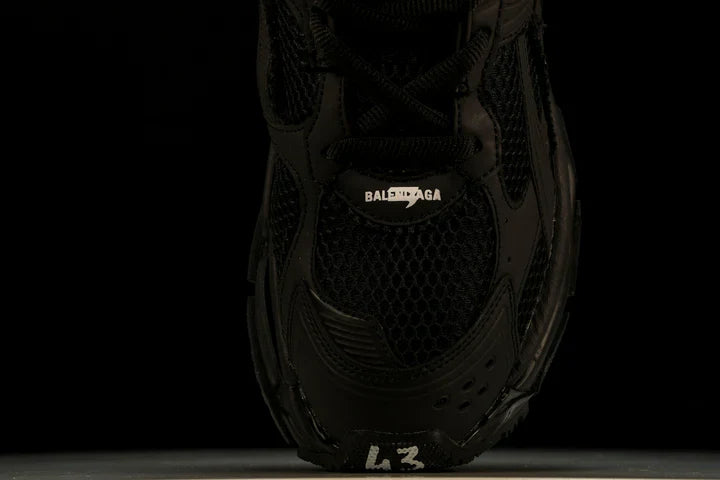 Runner 'Triple Black - Matte'