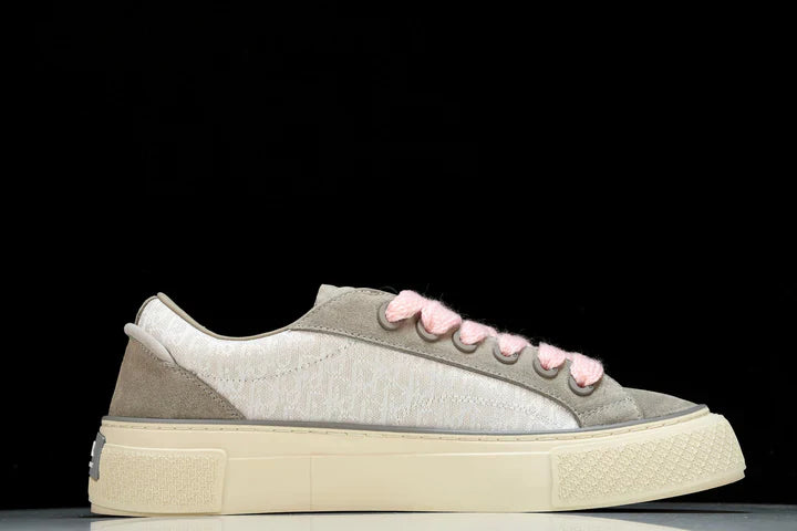 D1or B33 'Grey White Oblique'