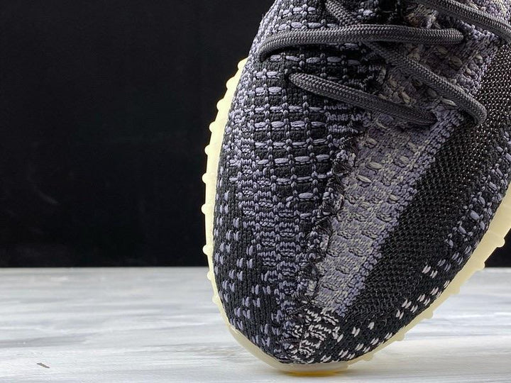 Yzy Boost 350 v2 Carbon “Asriel”